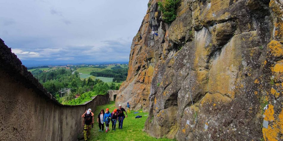 2-Tages-Kletterkurs für Anfänger im Hochseilgarten und am Burgfelsen Riegersburg 
- 
Naturbursch Training Riegersburg - Teamtraining, Kletterkurse, Hochseilgarten