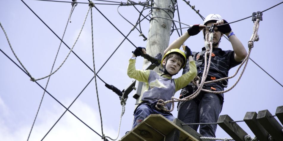 Familientraining im Hochseilgarten 
- 
Naturbursch Training Riegersburg - Teamtraining, Kletterkurse, Hochseilgarten