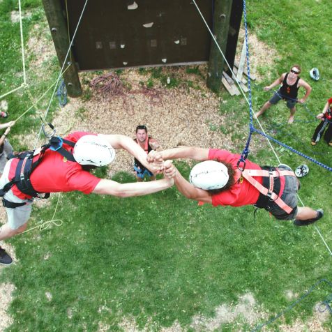 Teamtraining in 10 Meter Höhe im Klettergarten in Riegersburg 
- 
Naturbursch Training Riegersburg - Teamtraining, Kletterkurse, Hochseilgarten